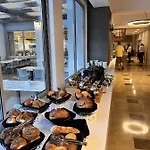 Story & Hotel
