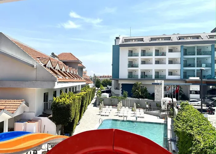 Story & Szálloda 4*