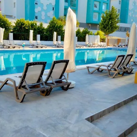 Hotel Story &