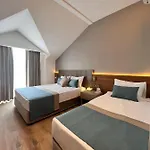 Story & Hotel